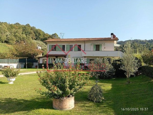 casa indipendente in vendita a Camaiore