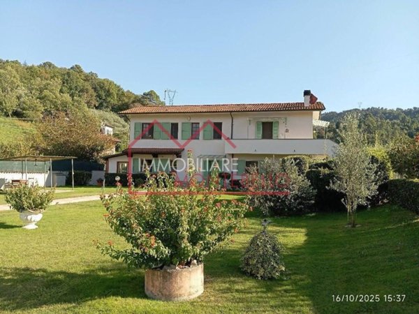 casa indipendente in vendita a Camaiore