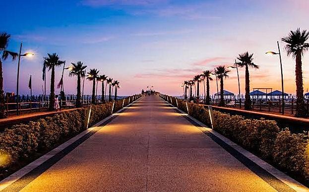 negozio in vendita a Camaiore in zona Lido di Camaiore