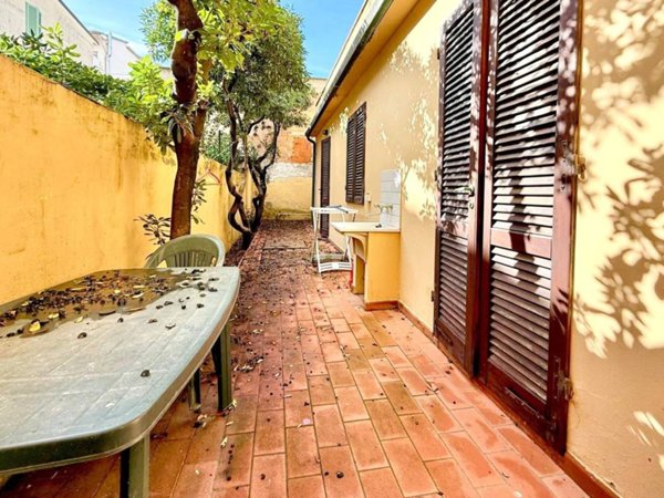 appartamento in vendita a Camaiore in zona Lido di Camaiore