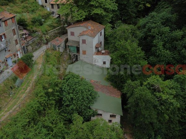 casa indipendente in vendita a Camaiore in zona Casoli
