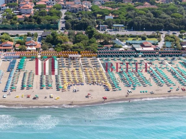 appartamento in vendita a Camaiore in zona Lido di Camaiore