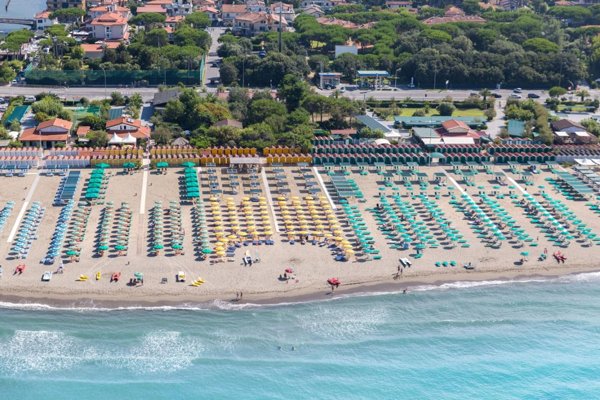 appartamento in vendita a Camaiore in zona Lido di Camaiore