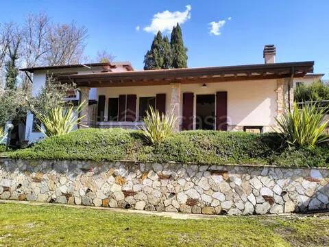 casa indipendente in vendita a Camaiore