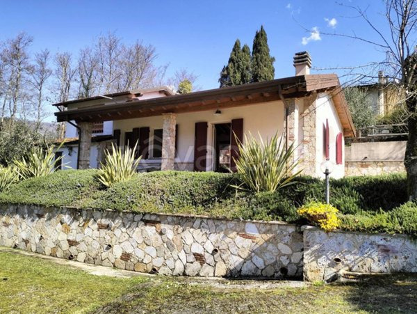 casa indipendente in vendita a Camaiore
