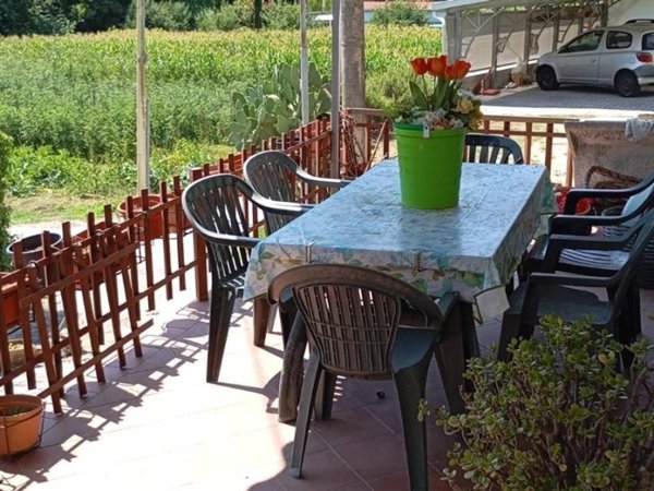 casa indipendente in vendita a Camaiore in zona Montemagno