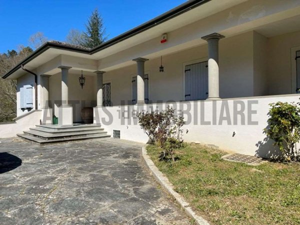 casa indipendente in vendita a Camaiore