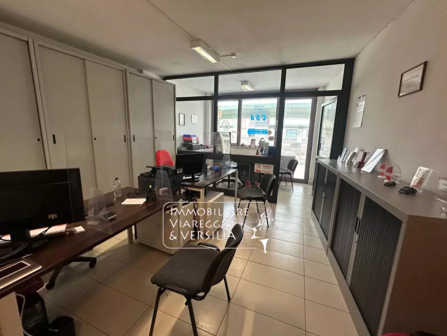 ufficio in vendita a Camaiore in zona Lido di Camaiore