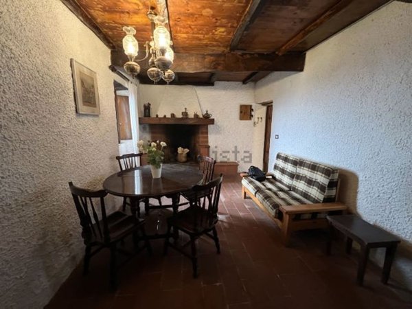 casa indipendente in vendita a Camaiore