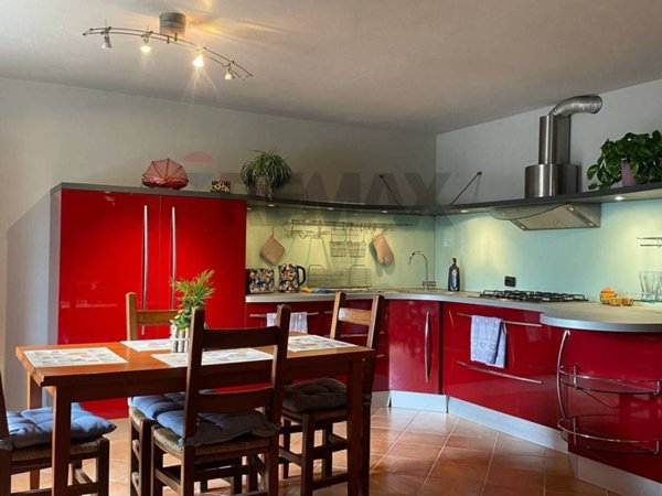 casa indipendente in vendita a Camaiore in zona Orbicciano