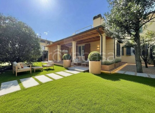 appartamento in vendita a Camaiore in zona Lido di Camaiore