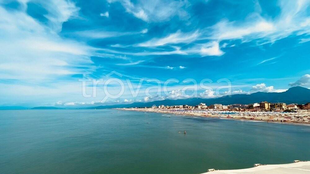 casa indipendente in vendita a Camaiore in zona Lido di Camaiore