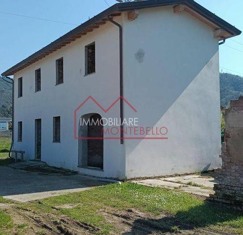 casa indipendente in vendita a Camaiore in zona Valpromaro