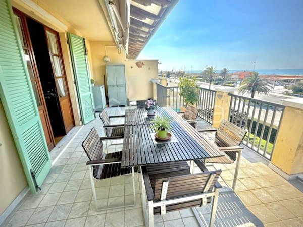 appartamento in vendita a Camaiore in zona Lido di Camaiore