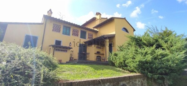 casa indipendente in vendita a Camaiore