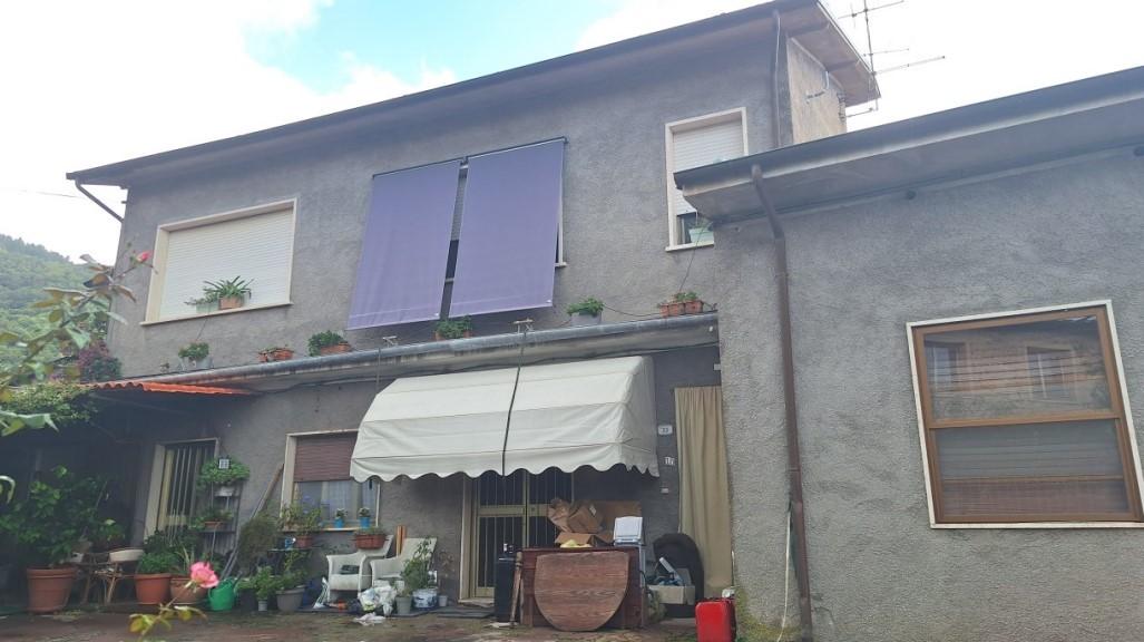 locale di sgombero in vendita a Camaiore