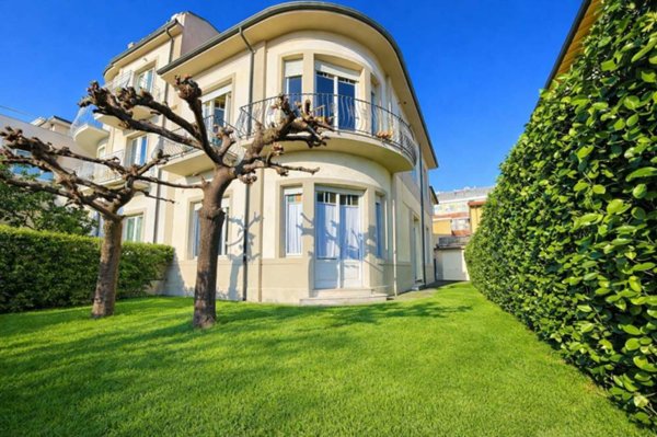 casa indipendente in vendita a Camaiore in zona Lido di Camaiore