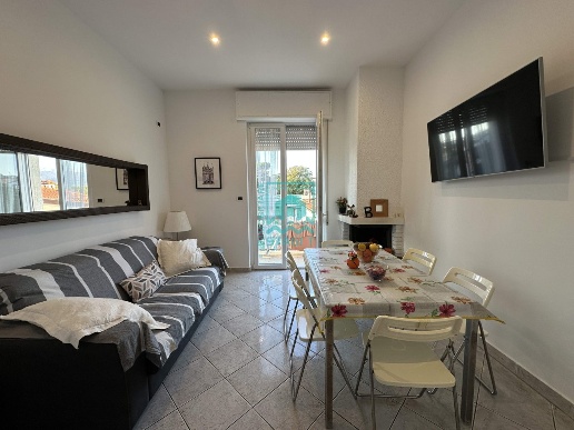 appartamento in vendita a Camaiore in zona Lido di Camaiore