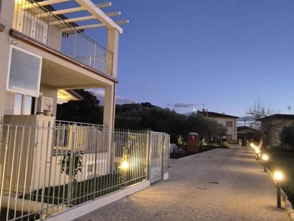 casa indipendente in vendita a Camaiore in zona Capezzano Pianore