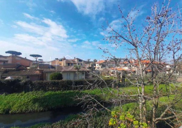 casa indipendente in vendita a Camaiore in zona Lido di Camaiore