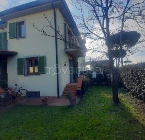 casa indipendente in vendita a Camaiore in zona Lido di Camaiore