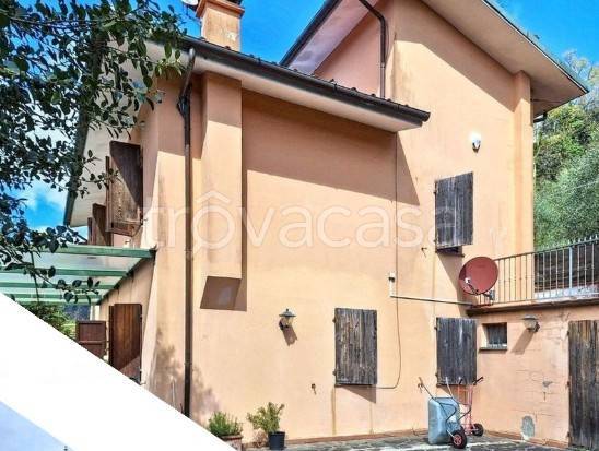 casa indipendente in vendita a Camaiore in zona Montemagno