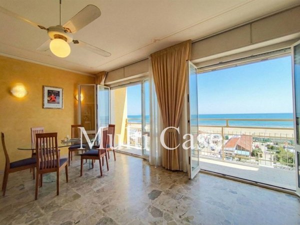 appartamento in vendita a Camaiore in zona Lido di Camaiore