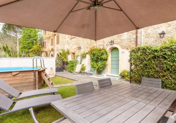 casa indipendente in vendita a Camaiore