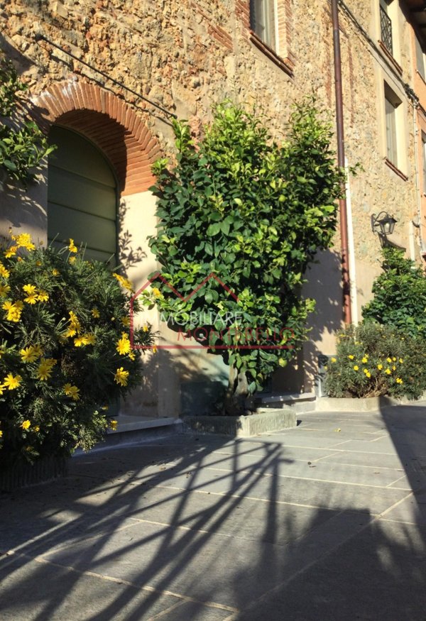 casa indipendente in vendita a Camaiore in zona Montebello