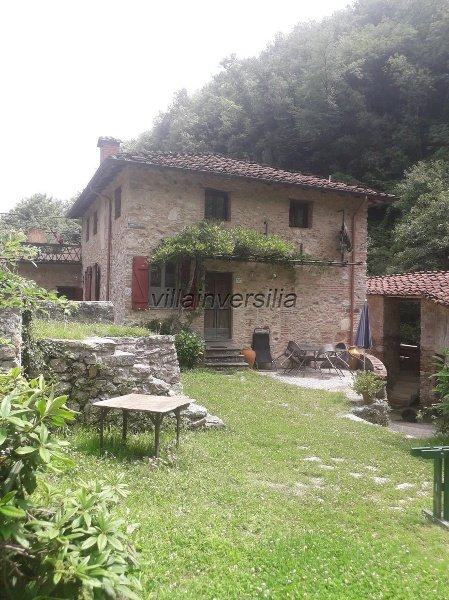 casa indipendente in vendita a Camaiore