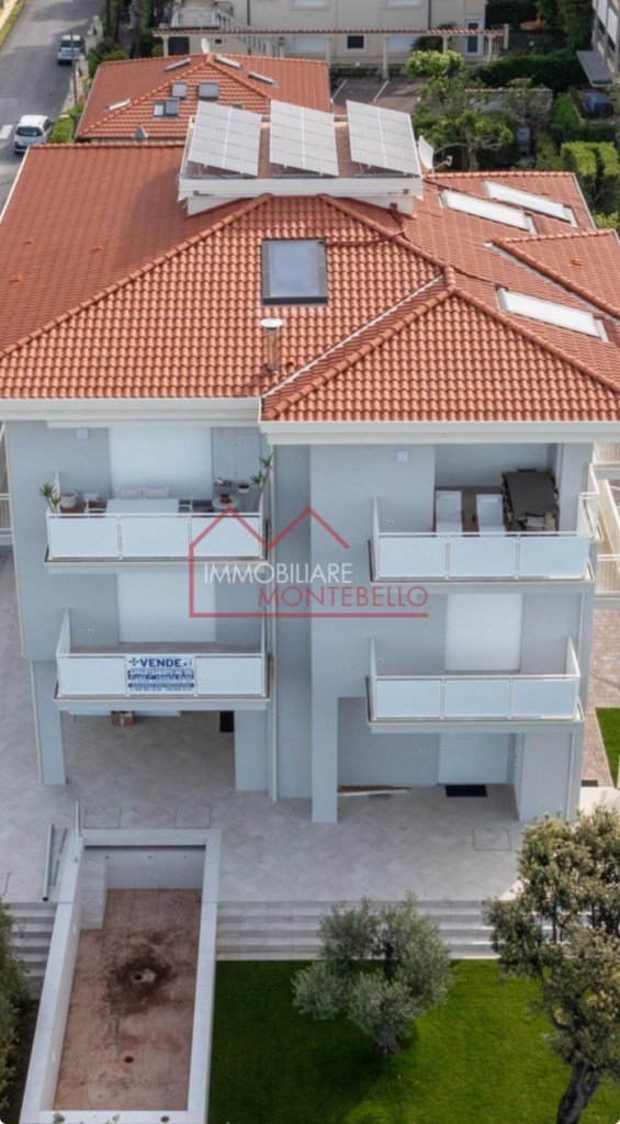 appartamento in vendita a Camaiore in zona Lido di Camaiore