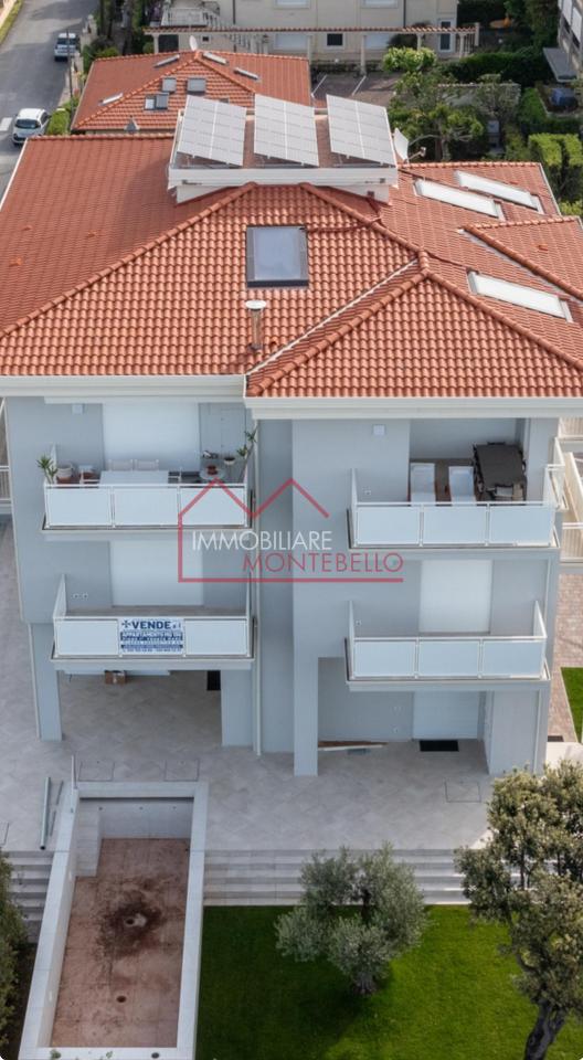 appartamento in vendita a Camaiore in zona Lido di Camaiore