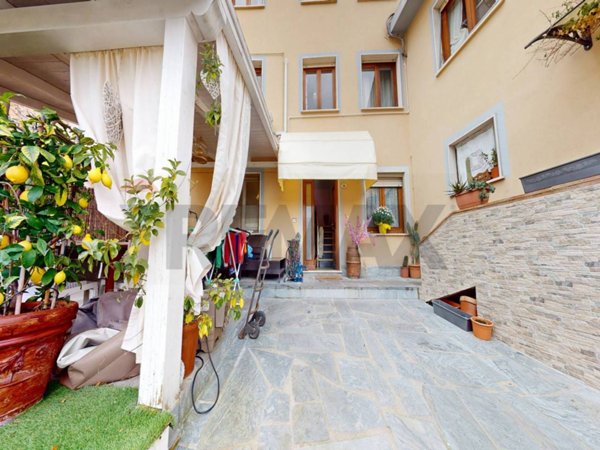 casa indipendente in vendita a Camaiore