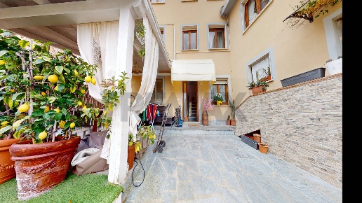 casa indipendente in vendita a Camaiore