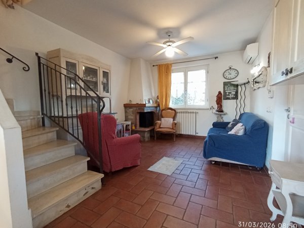 casa indipendente in vendita a Camaiore in zona Capezzano Pianore