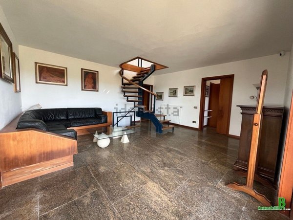 casa indipendente in vendita a Camaiore in zona Lido di Camaiore