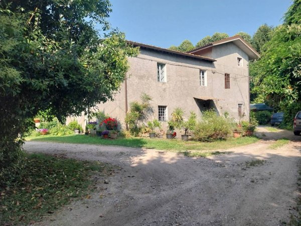 casa indipendente in vendita a Camaiore in zona Capezzano Pianore