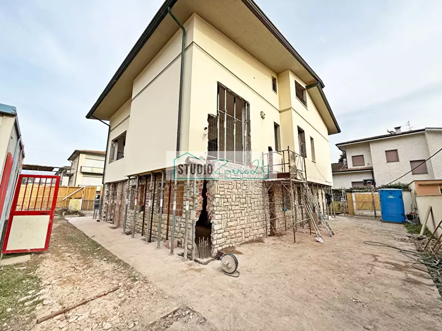 casa indipendente in vendita a Camaiore in zona Lido di Camaiore