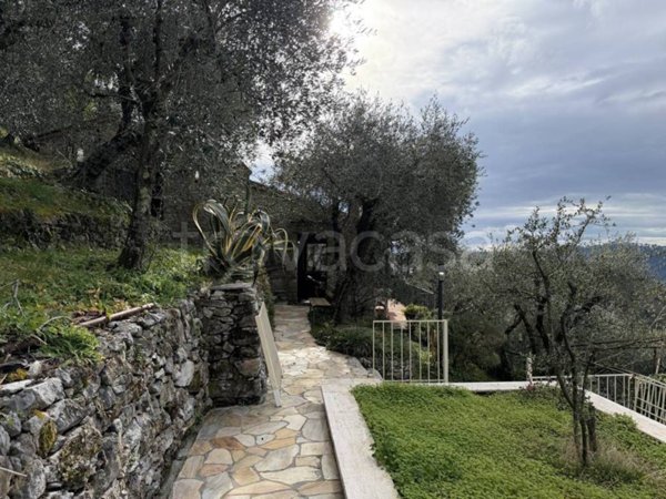 casa indipendente in vendita a Camaiore