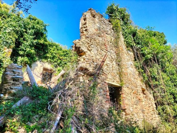 casa indipendente in vendita a Camaiore in zona Lido di Camaiore