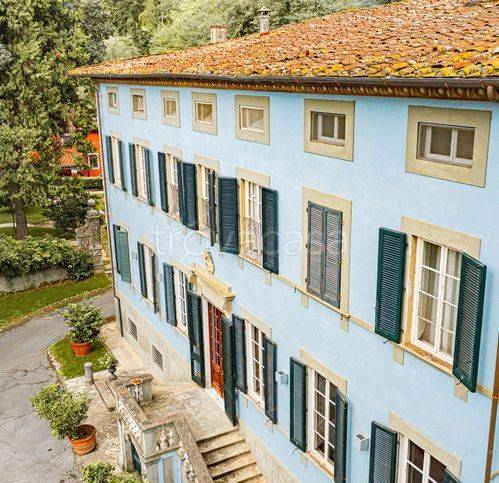 villa in vendita a Camaiore