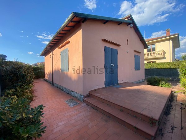 casa indipendente in vendita a Camaiore