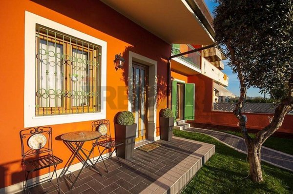 casa indipendente in vendita a Camaiore in zona Capezzano Pianore