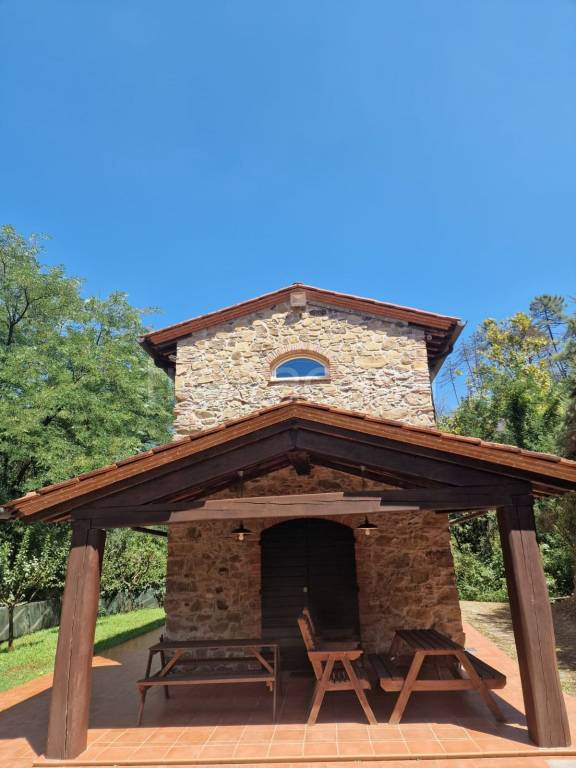 casa indipendente in vendita a Camaiore