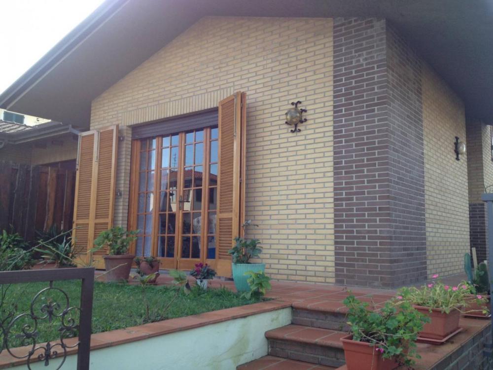 casa indipendente in vendita a Camaiore in zona Lido di Camaiore