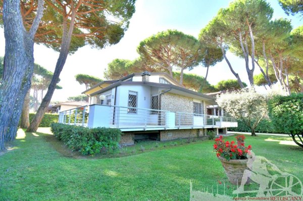 casa indipendente in vendita a Camaiore