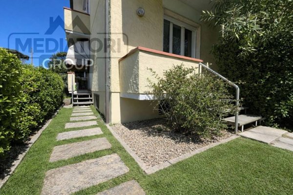 appartamento in vendita a Camaiore in zona Lido di Camaiore