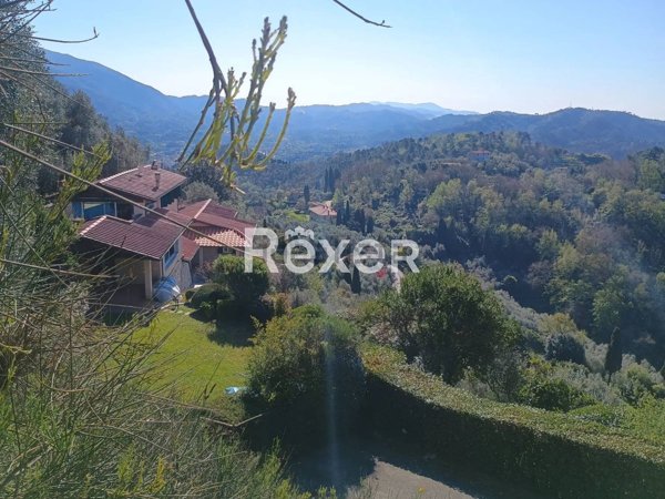 casa indipendente in vendita a Camaiore