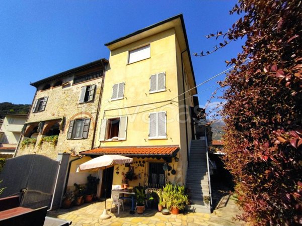 casa indipendente in vendita a Camaiore