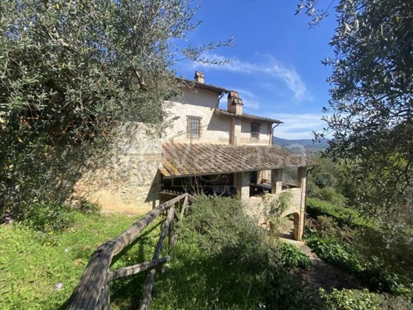 casa indipendente in vendita a Camaiore